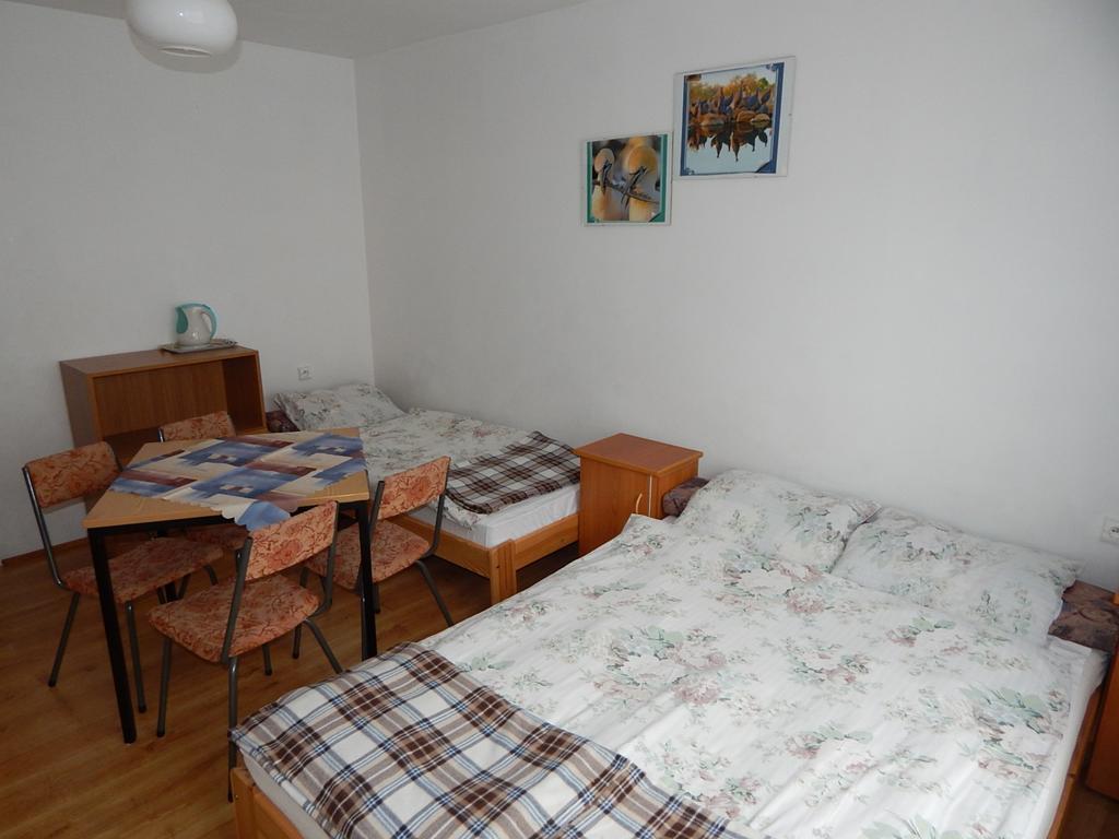 Apartament I Pokoje Aura Dom Wczasowy Darlowko Rum bild